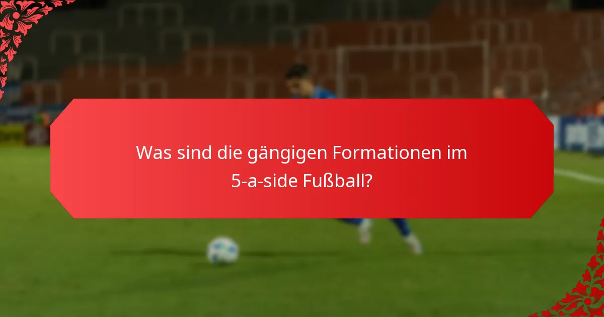 Wie kann ich die Formationen der Gegner effektiv analysieren?